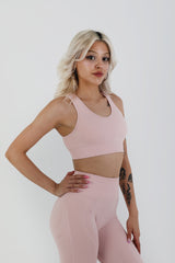 Rose Shadow Seamless Spor Takım – Yüksek Bel Toparlayıcı Tayt & Destekleyici Büstiyer | Push-Up Etkili & Nefes Alır